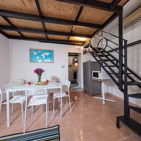 קטאניה Sikulahouse - Apartment In The City Center מראה חיצוני תמונה